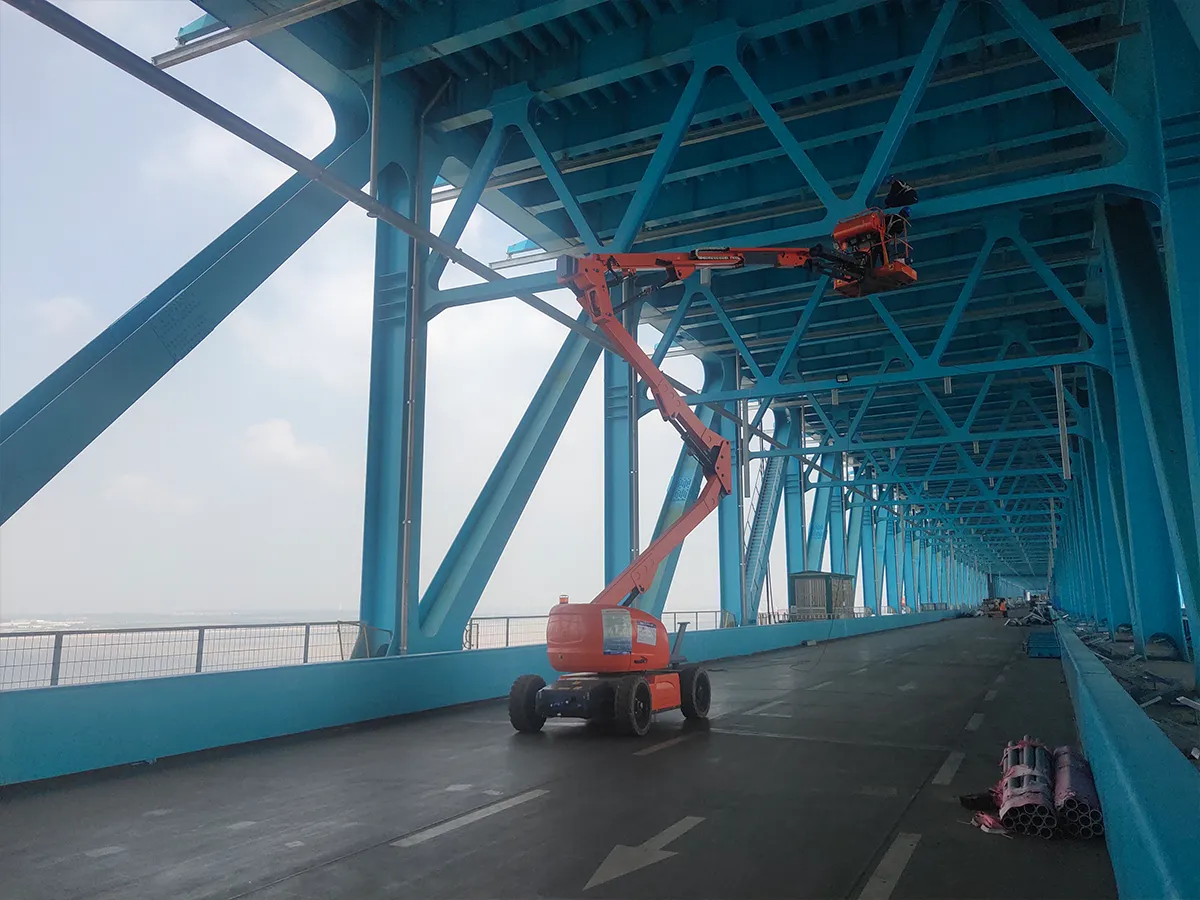 Dingli Boom Lift on site