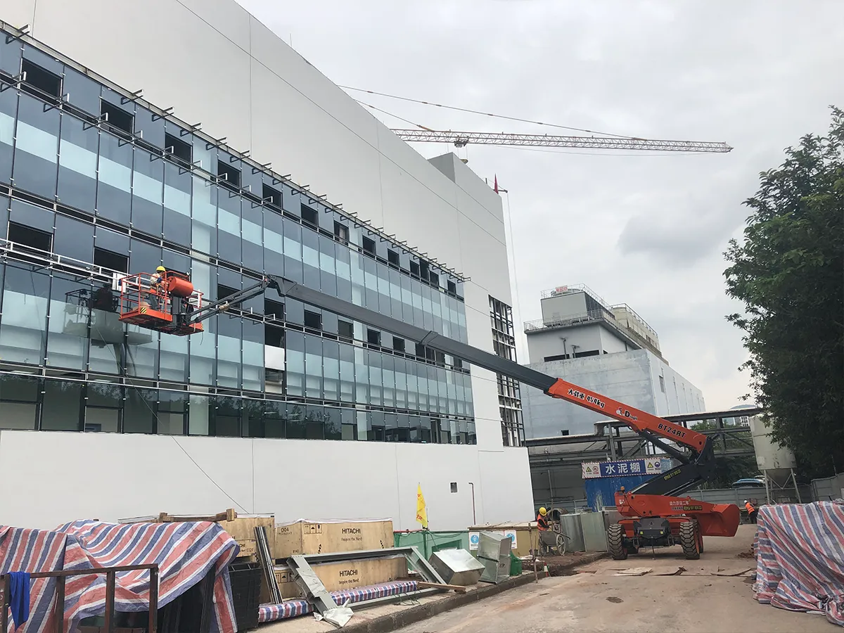 Dingli Boom Lift on site
